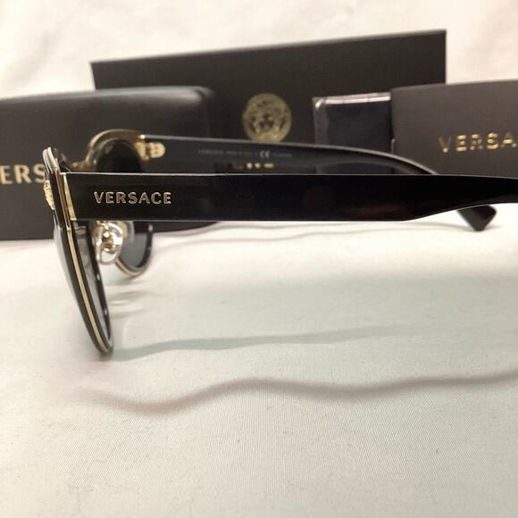 Versace Medusa Charm VE2198 Sunglasses main image 4